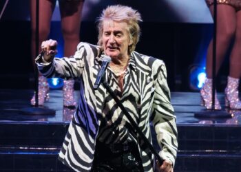 Rod Stewart sells his catalog for $100 million