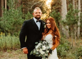 Same birthday, same hospital, same school: they meet again after 30 years and get married