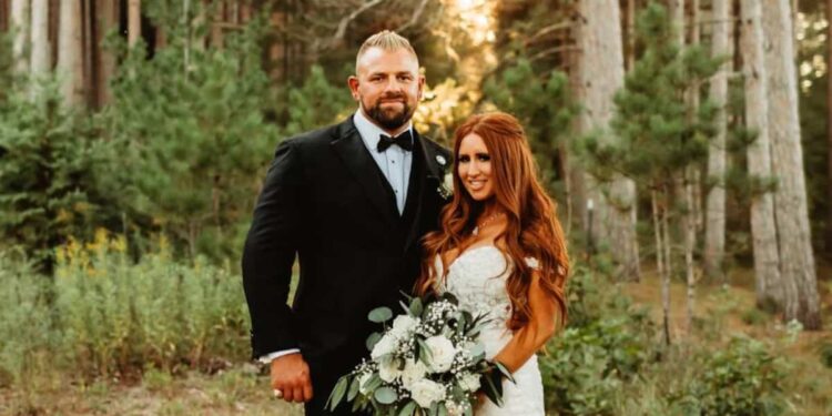 Same birthday, same hospital, same school: they meet again after 30 years and get married
