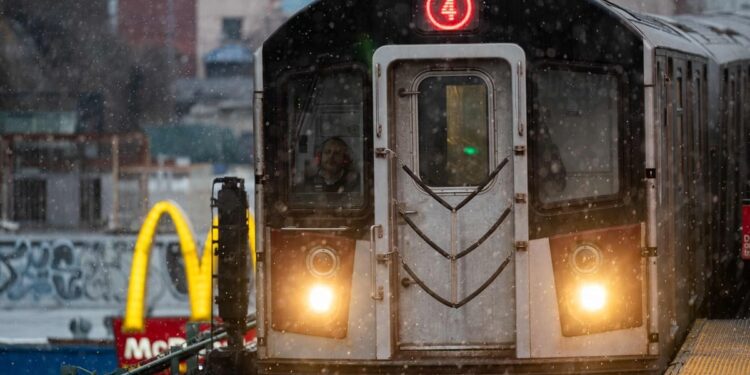 Shooting in a subway station: one dead and five injured in New York