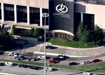 Texas: two injured in shooting at famous megachurch, assailant shot dead