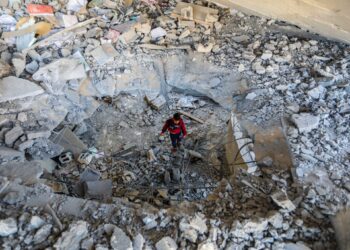 The occupation intensifies its bombing of Rafah, and a human rights organization documents the sniping of civilians