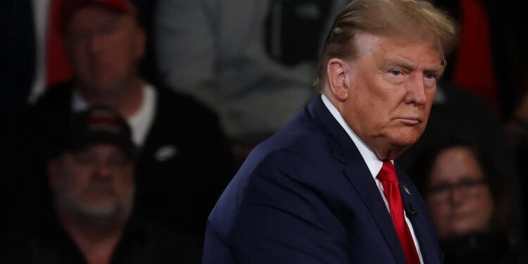 Trump “violated the constitution,” says Republican who wants to make him ineligible