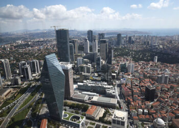 Turkish GDP rises 4.5%, exceeding expectations