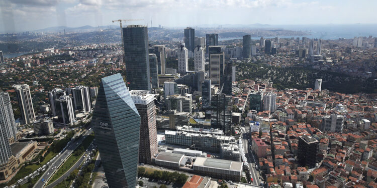 Turkish GDP rises 4.5%, exceeding expectations