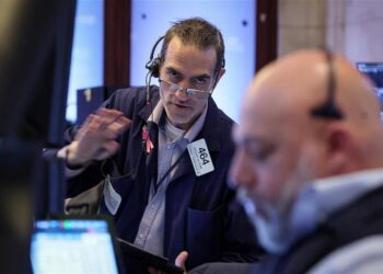 Wall Street: persistent pressure