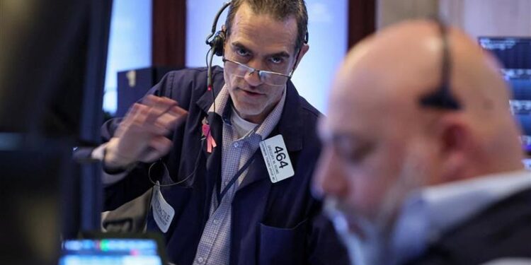 Wall Street: persistent pressure