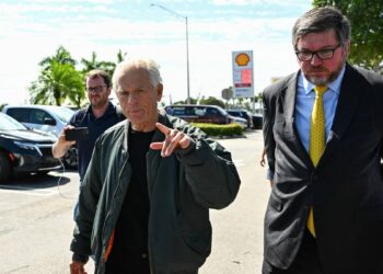 A close friend of Trump begins serving his 4-month prison sentence