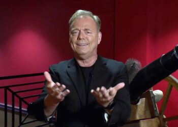 Addressed by a viewer, Richard Latendresse responds to her live