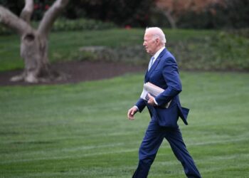 Biden enacts budget law, avoiding paralysis of the American state
