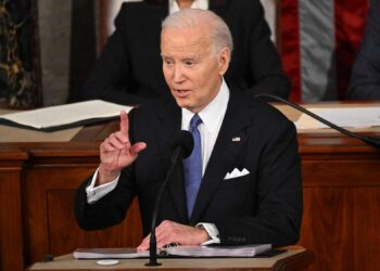 Biden praises his economic performance and threatens to impose taxes on the rich