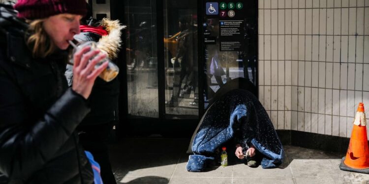 Homeless people will no longer be able to sleep in public spaces in Florida