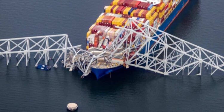 (IN PICTURES) Bridge collapse in Baltimore: search suspended, six people presumed dead