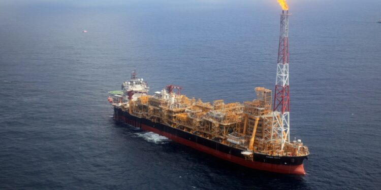 Oil jumps amid anticipation of the OPEC Plus decision and geopolitical tensions