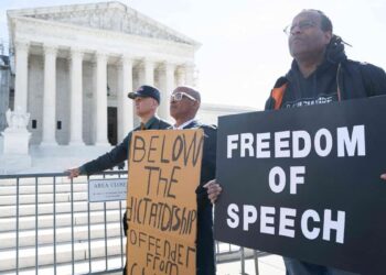 US Supreme Court: Can the state ask social networks to remove content?