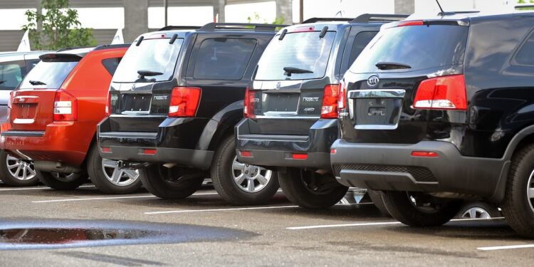 US tightens car emissions standards to go electric