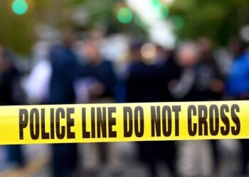 United States: a teenager grabs a police officer’s weapon and fatally injures herself