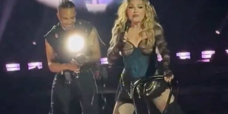 VIDEO |  “Politically incorrect”: Madonna shouts at a fan sitting in her wheelchair during the show