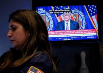 Wall Street close to balance, after the “stats”