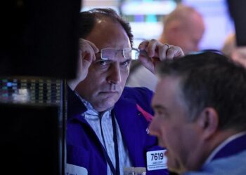 Wall Street hesitates on its peaks, while waiting for Powell