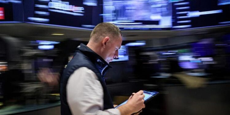 Wall Street in disarray, waiting for the Fed