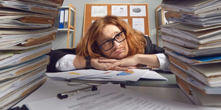 You don’t recognize yourself in your work? You may be suffering from misalignment burnout!