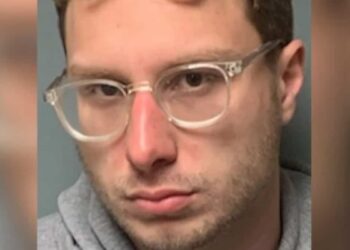 Angry with his tenants, he sets fire to his property