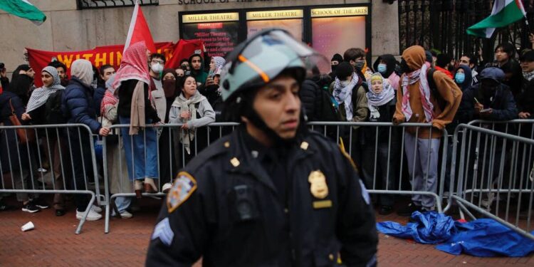 Around a hundred pro-Palestinian demonstrators arrested at Columbia University in New York
