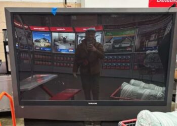 IN PHOTO |  Customer returns 2002 television to Costco