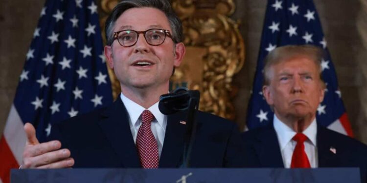 In difficulty, Republican tenor Mike Johnson receives support from Donald Trump