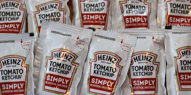 Ketchup dispensers to circumvent a tradition in Chicago