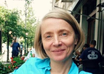 On the road to the eclipse: an American pediatrician ejected in front of her daughter from a moving caravan