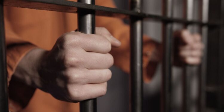 Prisoners talk about their religion to be able to observe the solar eclipse