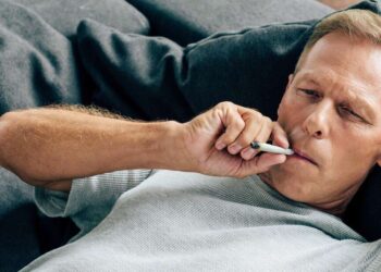 Smokers, cigarettes will make you gain belly!