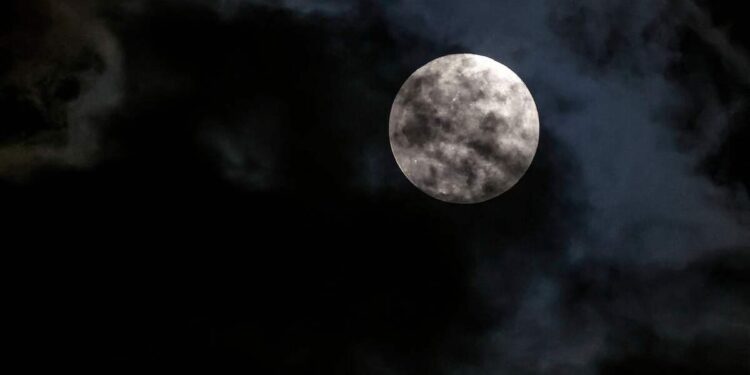 The White House asks NASA to establish a reference lunar time