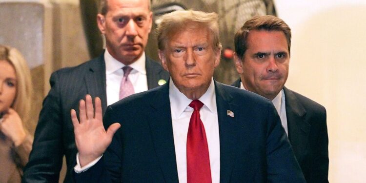 Trump to receive more than $1 billion in additional shares from his media group