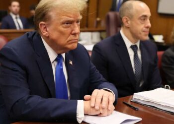 Trump trial: jury selection resumes in chaotic fashion