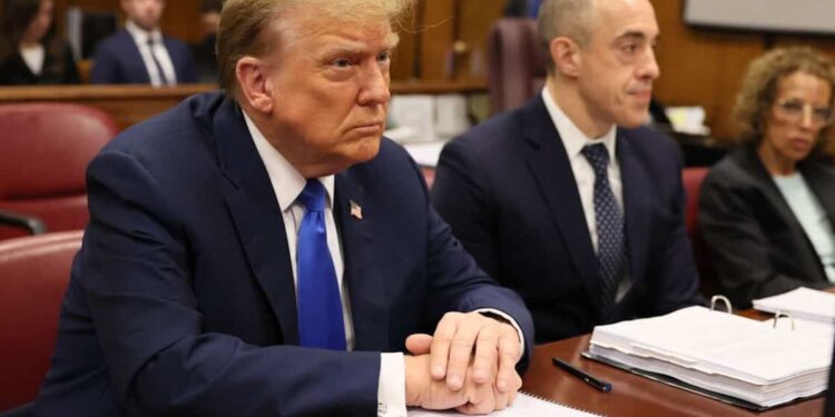 Trump trial: jury selection resumes in chaotic fashion