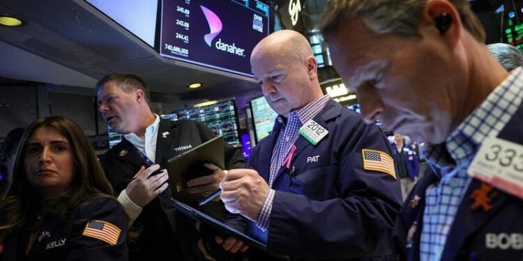 Wall Street supported by Tesla, before Amazon, Apple and the Fed