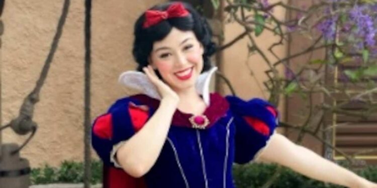 Walt Disney World: Snow White fired for social media post
