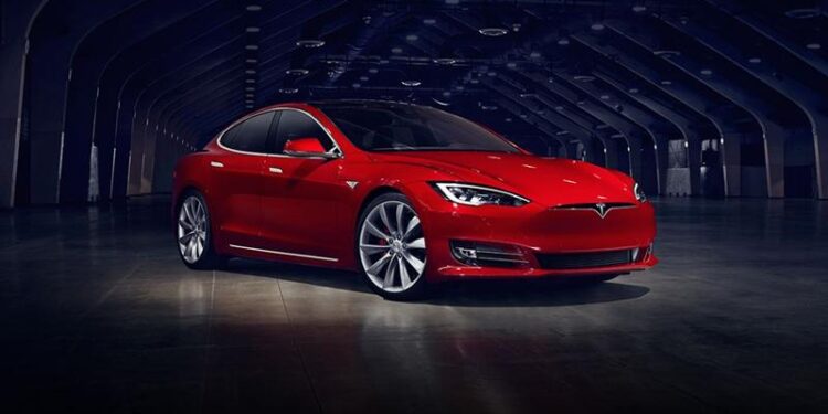 the indices hesitate, Tesla rebounds…