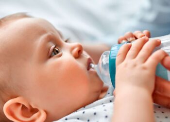 4-month-old baby hospitalized after accidentally drinking wine!