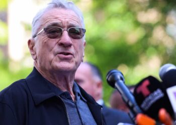 “A clown”: De Niro attacks Trump in New York court