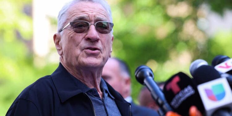 “A clown”: De Niro attacks Trump in New York court