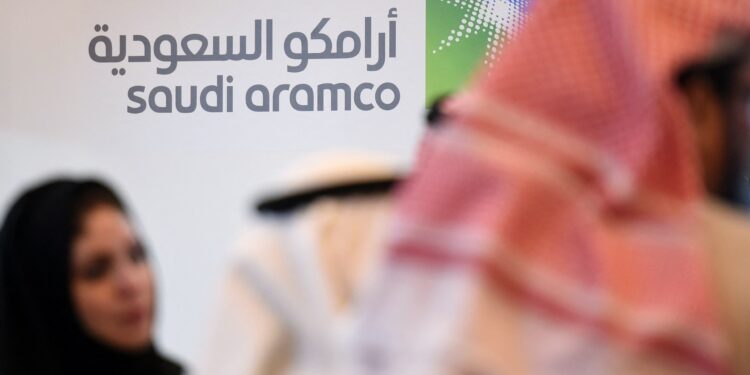 Bloomberg: Saudi Arabia is preparing for a $10 billion secondary offering in Aramco  Economy