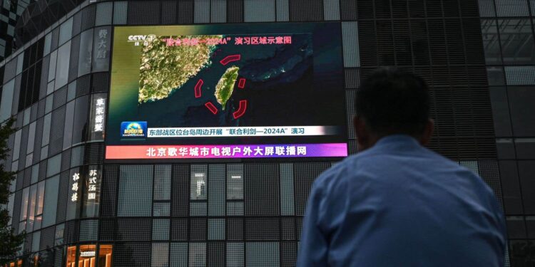 China tests its military capacity to “take power” in Taiwan and threatens the island’s separatists