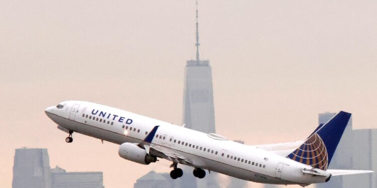 Couple quarrel: hefty fine of US$20,600 for hijacking a plane with its mayhem