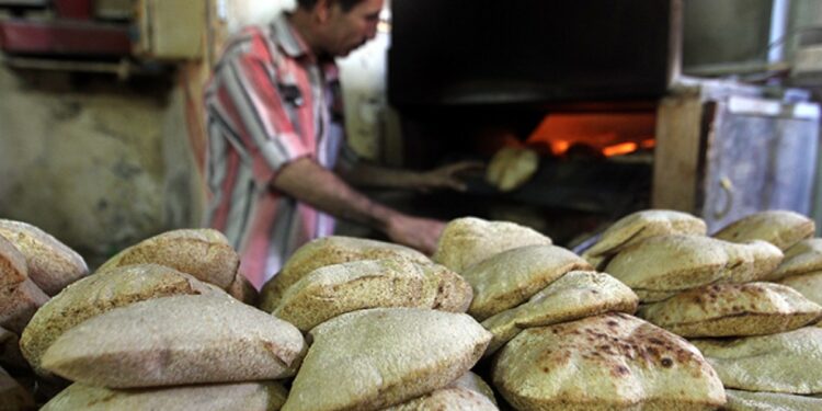Egypt raises the price of a loaf of bread.. 5 questions and answers |  Economy