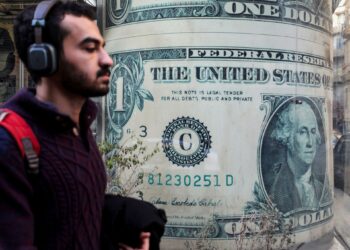 Egypt’s summer “in foreign currency”… The dollarization phenomenon is expanding to escape the decline of the pound |  Economy