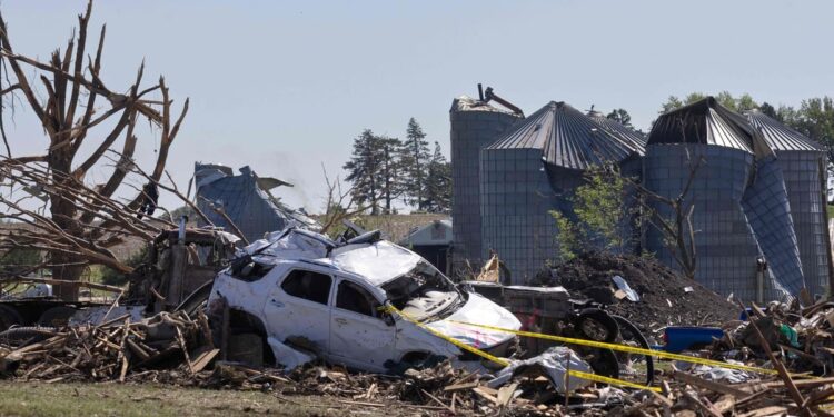 Five dead after tornado hits central United States